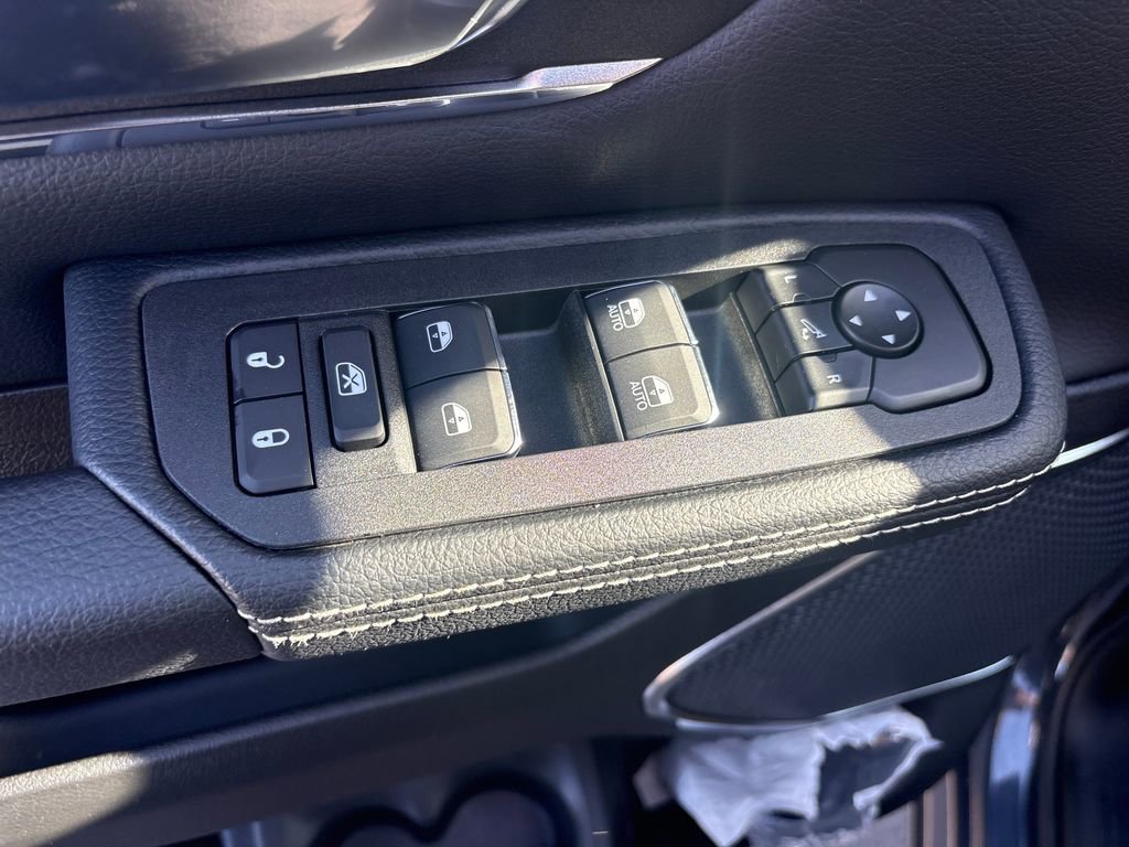 New 2026 RAM 1500 Laramie AWD/4WD image 11