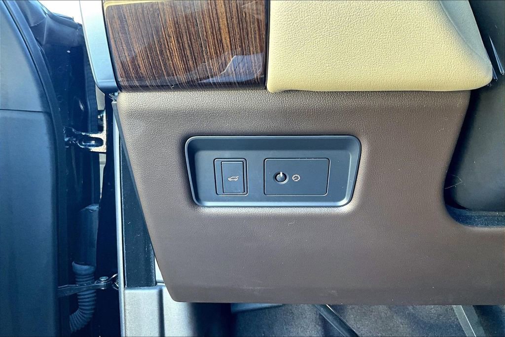 Used 2018 Land Rover Range Rover Sport HSE image 34