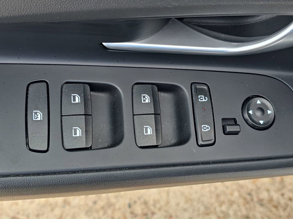 Certified 2024 Hyundai Elantra SEL image 26