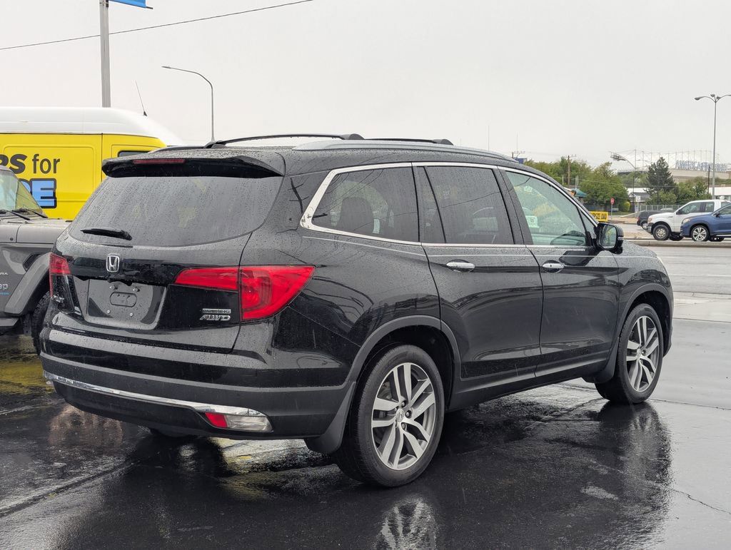 Used 2017 Honda Pilot Touring image 4