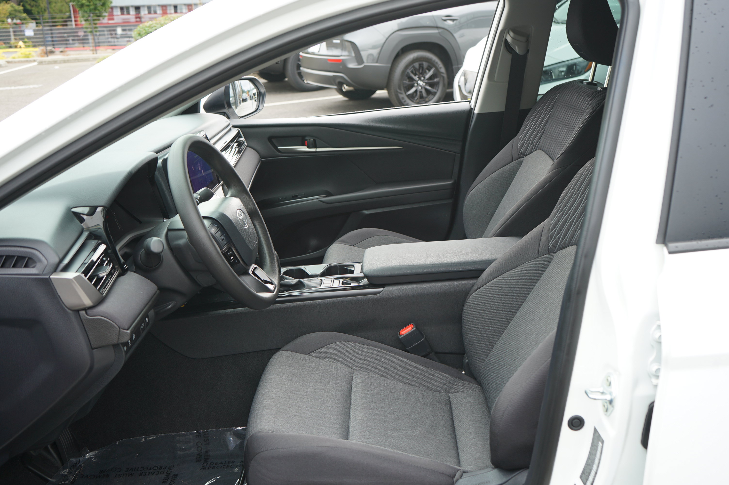Used 2025 Toyota Camry LE FWD image 17