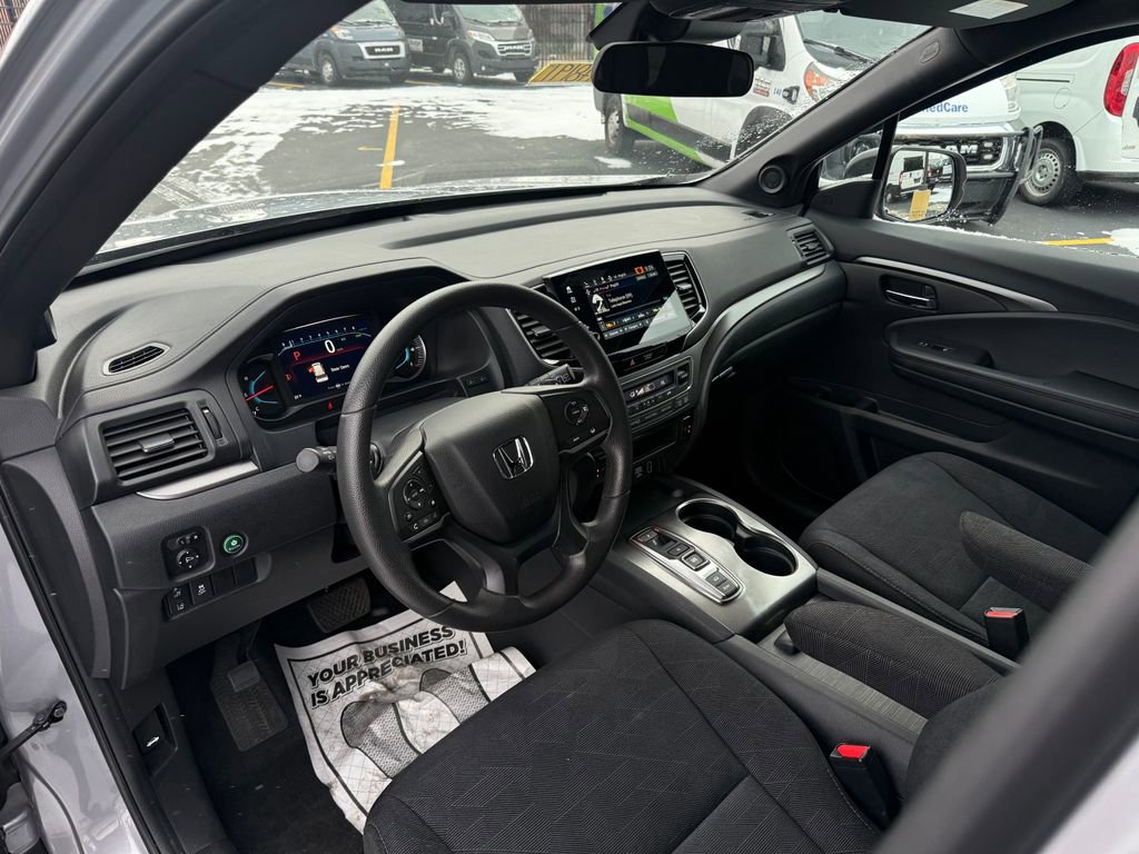Used 2022 Honda Pilot Sport image 11