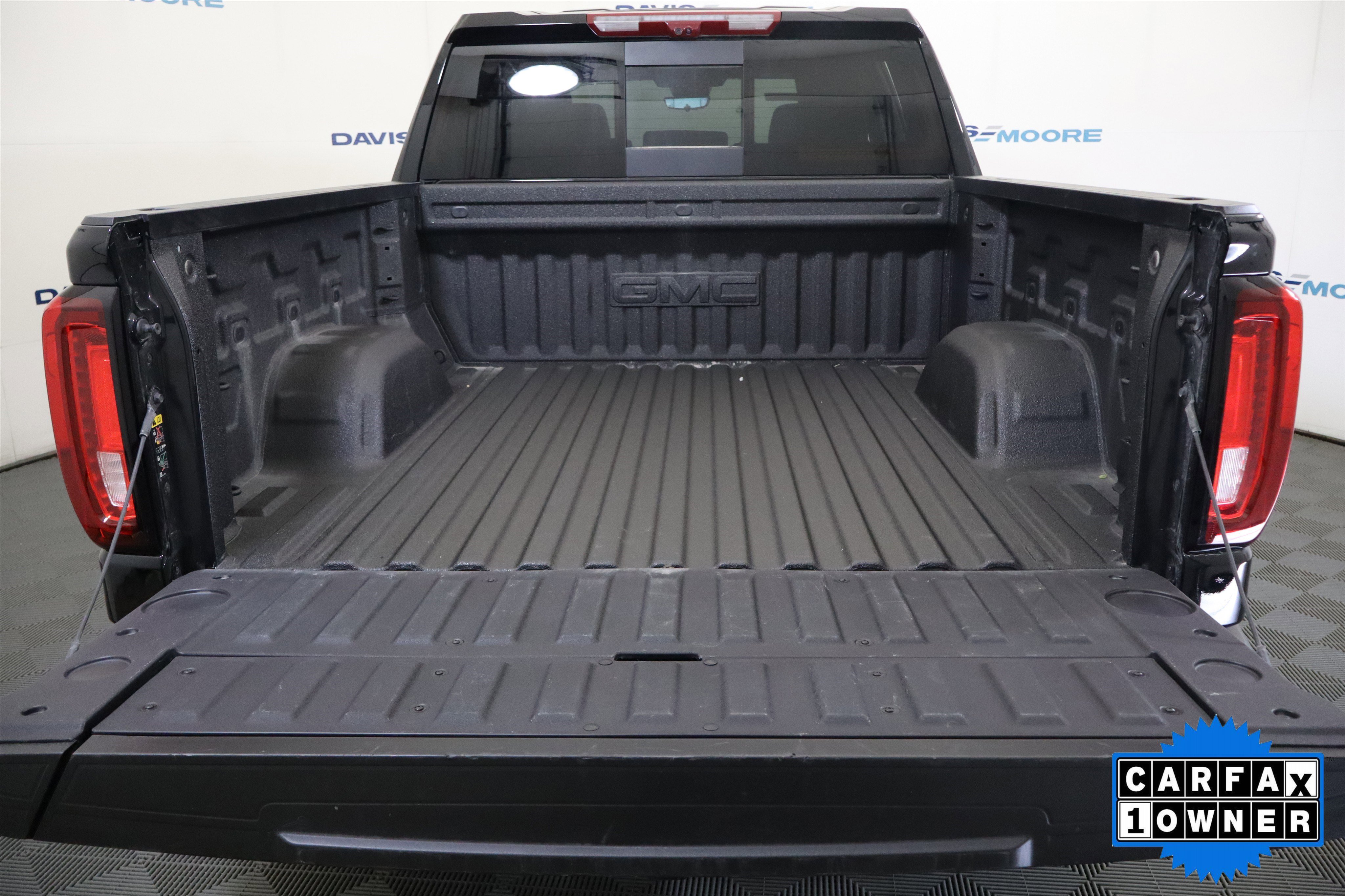 Used 2026 GMC Sierra 1500 AT4 w/ AT4 Premium Package AWD/4WD image 9