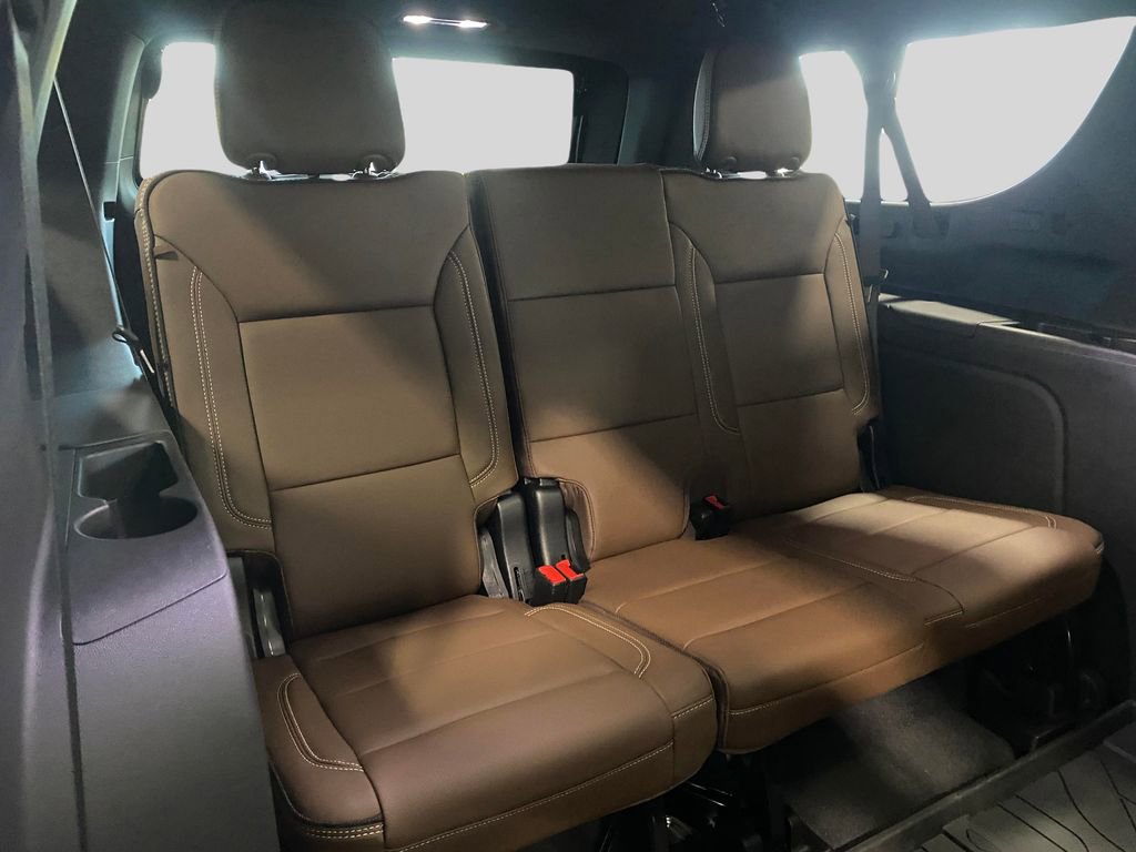 New 2026 Chevrolet Suburban High Country image 13
