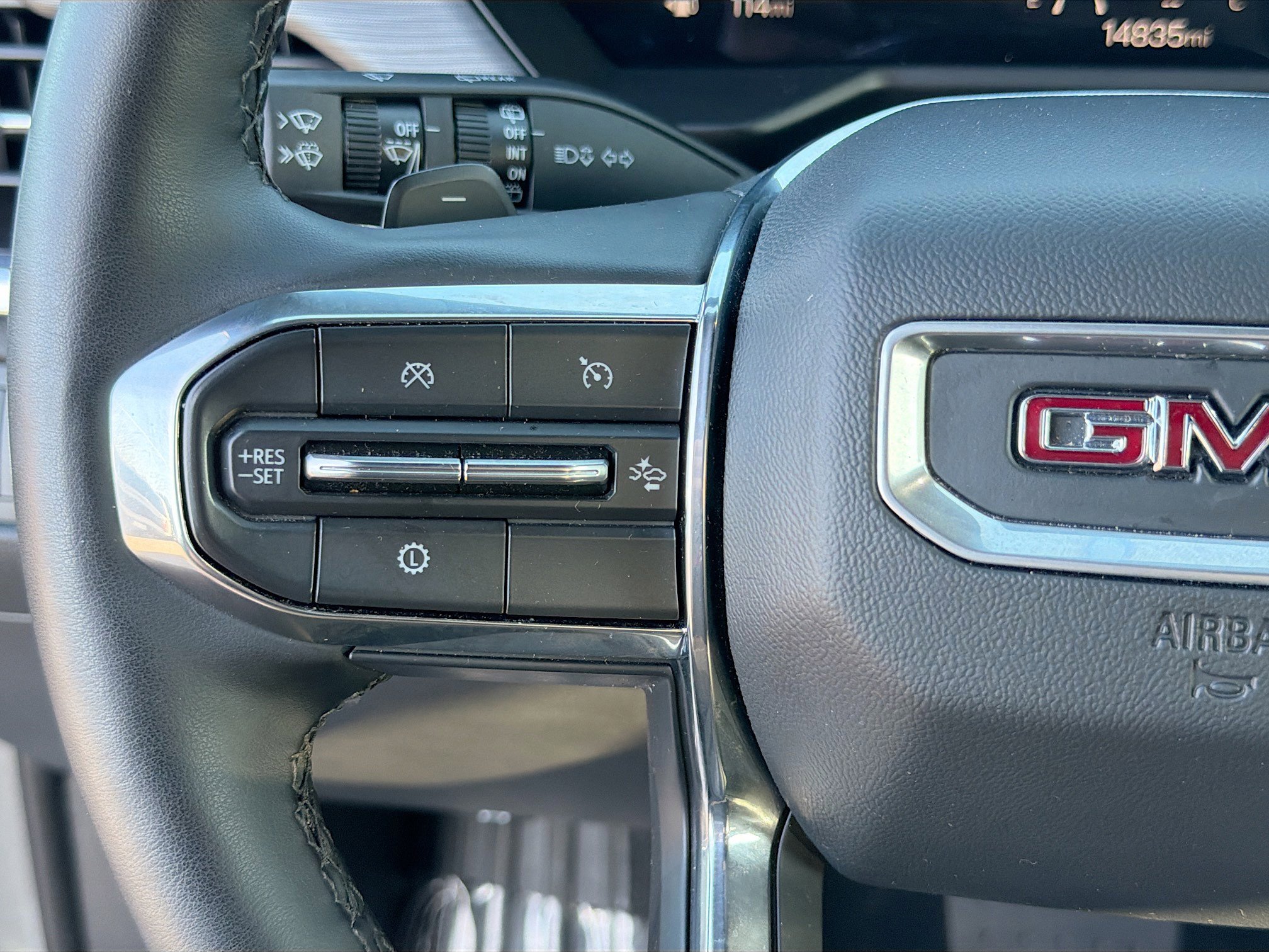 Used 2025 GMC Acadia Elevation FWD image 38