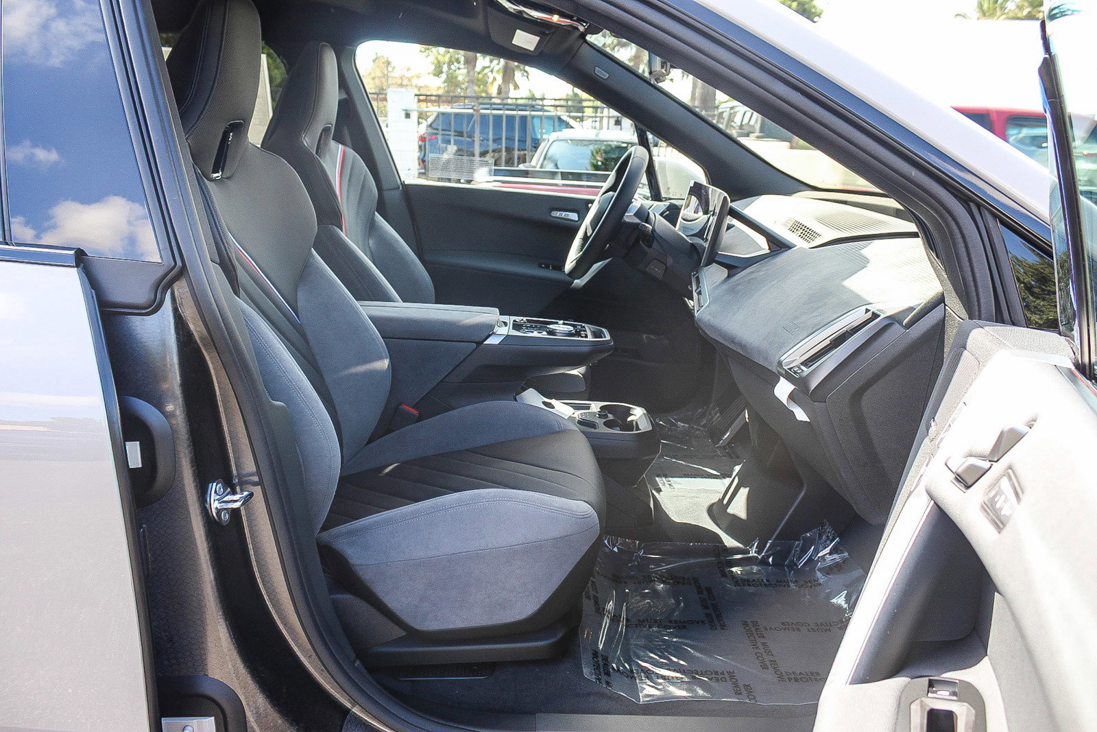 New 2026 BMW iX xDrive60 w/ M Sport Package image 16