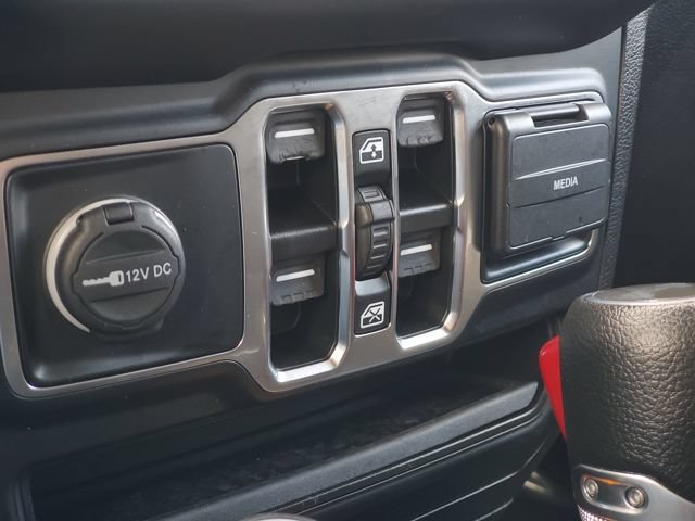 Used 2023 Jeep Wrangler Unlimited Sahara AWD/4WD image 20