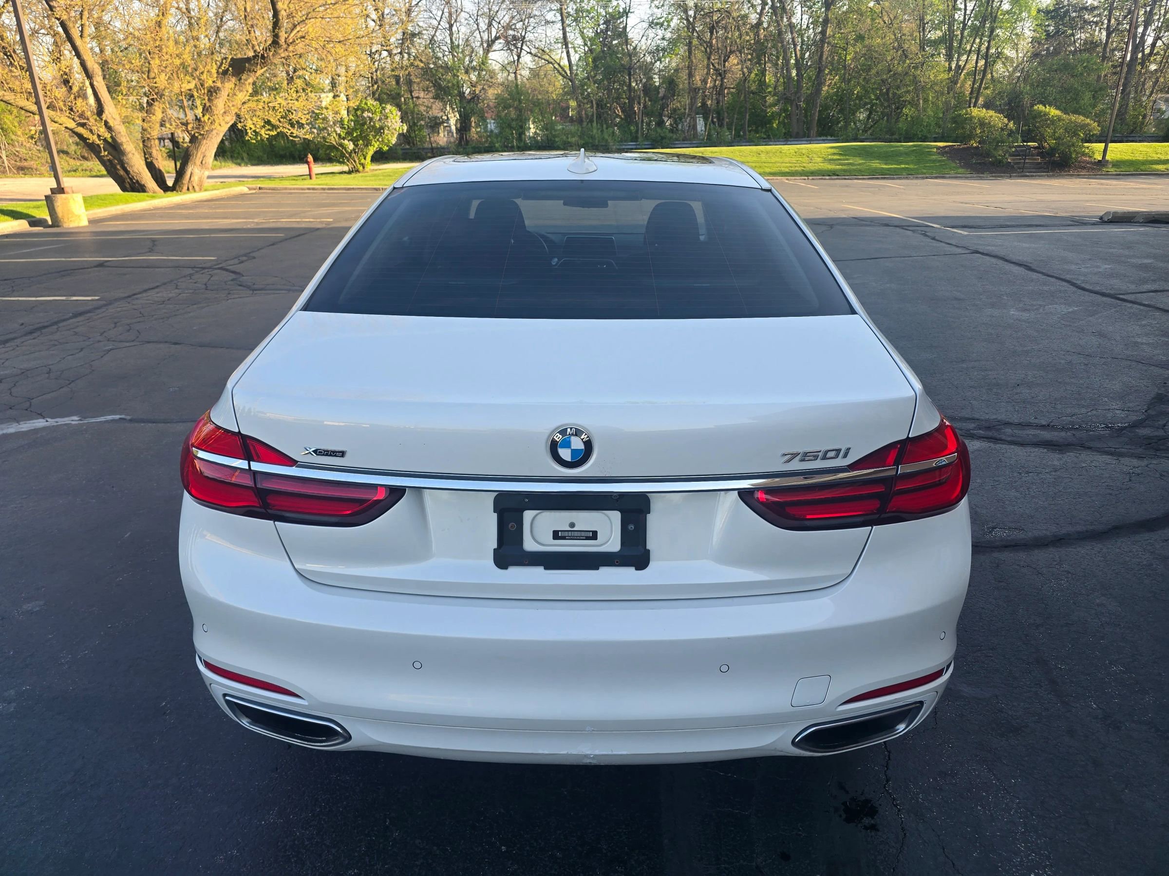 Used 2018 BMW 750i xDrive AWD/4WD image 10