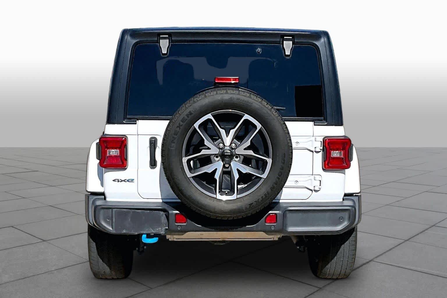Used 2024 Jeep Wrangler Unlimited w/ Convenience Group AWD/4WD image 6