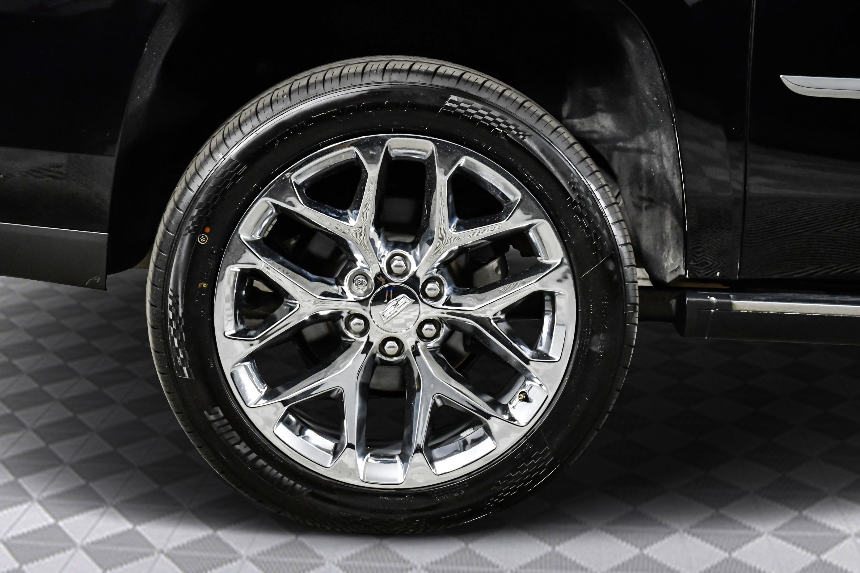 Used 2017 Cadillac Escalade ESV Platinum image 32