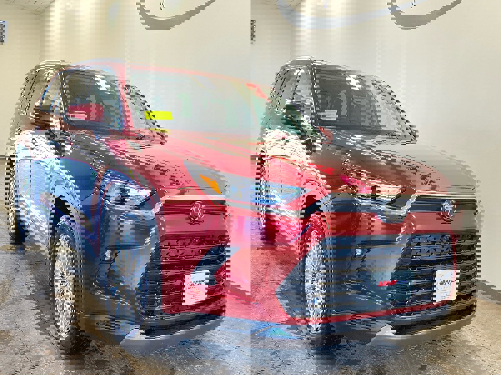 Used 2024 Toyota Grand Highlander Platinum image 2