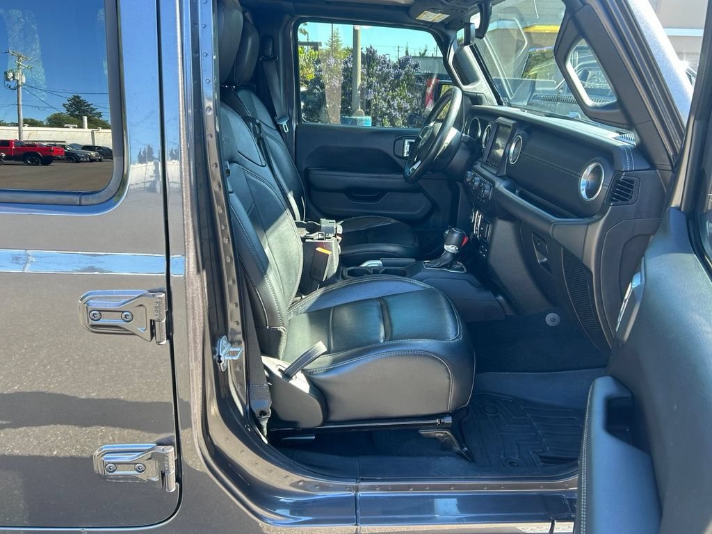 Used 2019 Jeep Wrangler Unlimited Sahara AWD/4WD image 32
