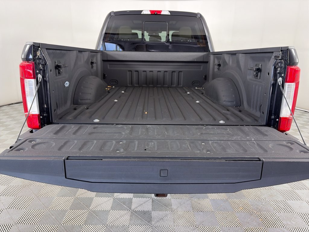 Used 2019 Ford F350 Lariat w/ Lariat Ultimate Package AWD/4WD image 28
