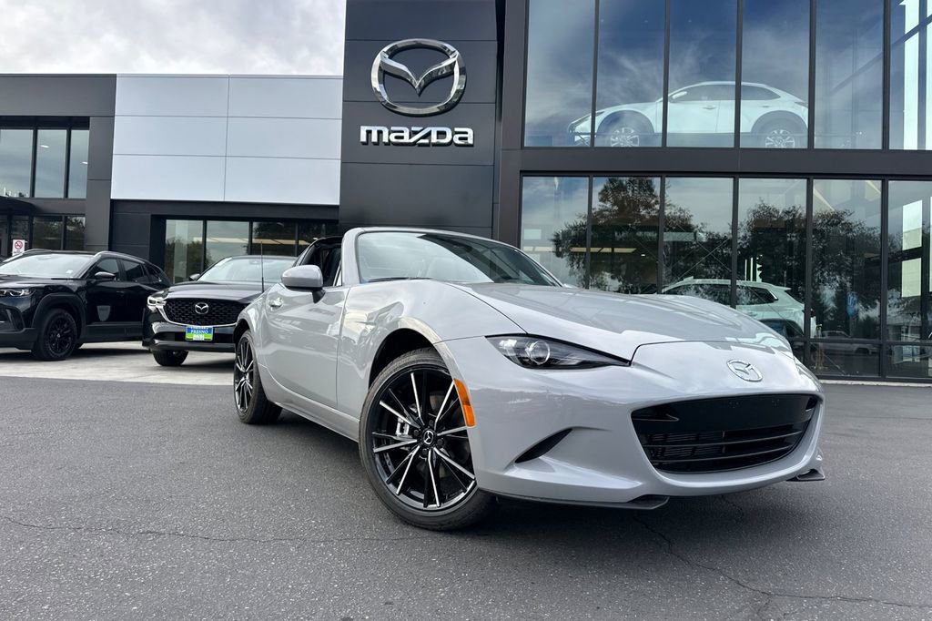 New 2025 MAZDA MX-5 Miata RF Grand Touring video 2