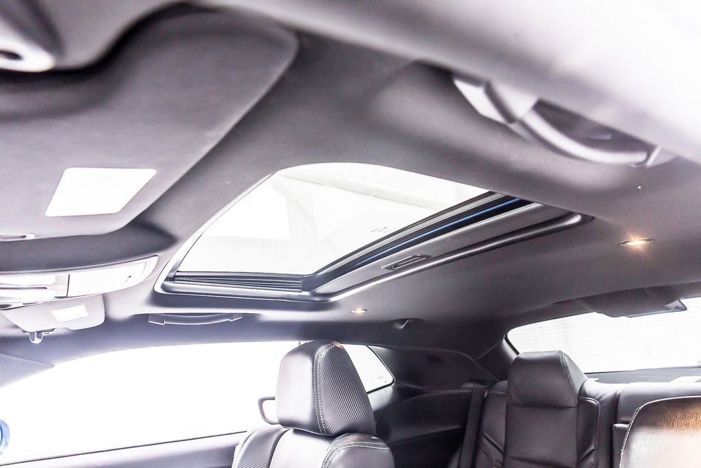 Used 2015 Dodge Challenger SRT w/ Technology Group image 17