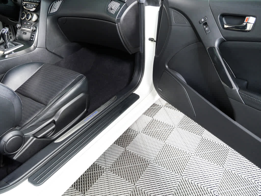 Used 2013 Hyundai Genesis 3.8 image 20