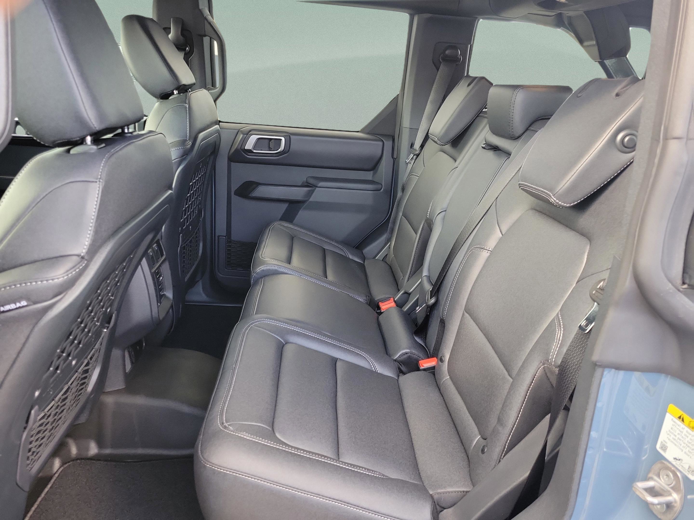 New 2025 Ford Bronco Badlands w/ Sasquatch Package image 6