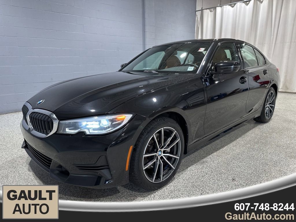 Certified 2022 BMW 330i xDrive Sedan w/ Driving Assistance Package image 4