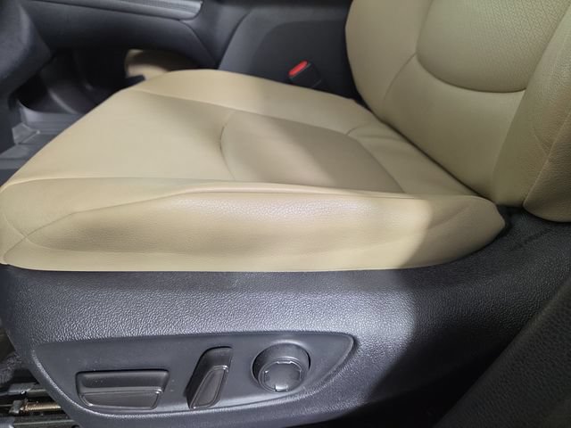 Used 2023 Toyota Sienna XLE AWD/4WD image 30