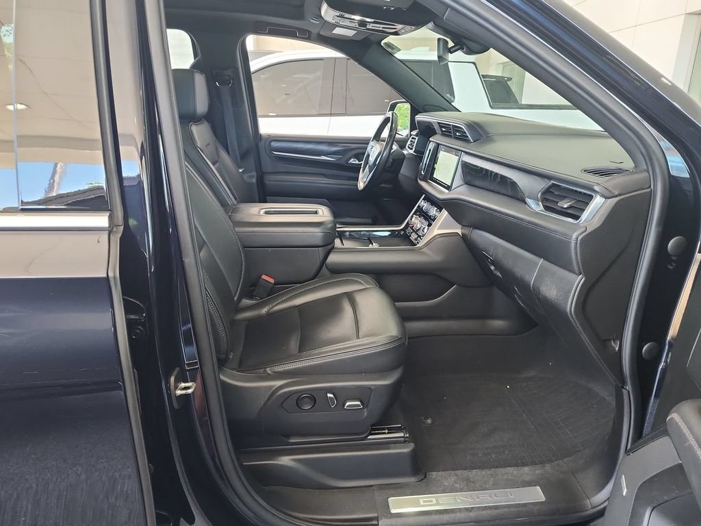 Certified 2022 GMC Yukon XL Denali AWD/4WD image 28