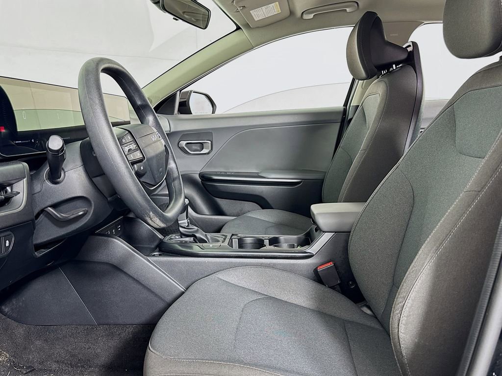 Used 2025 Kia K4 LXS image 11