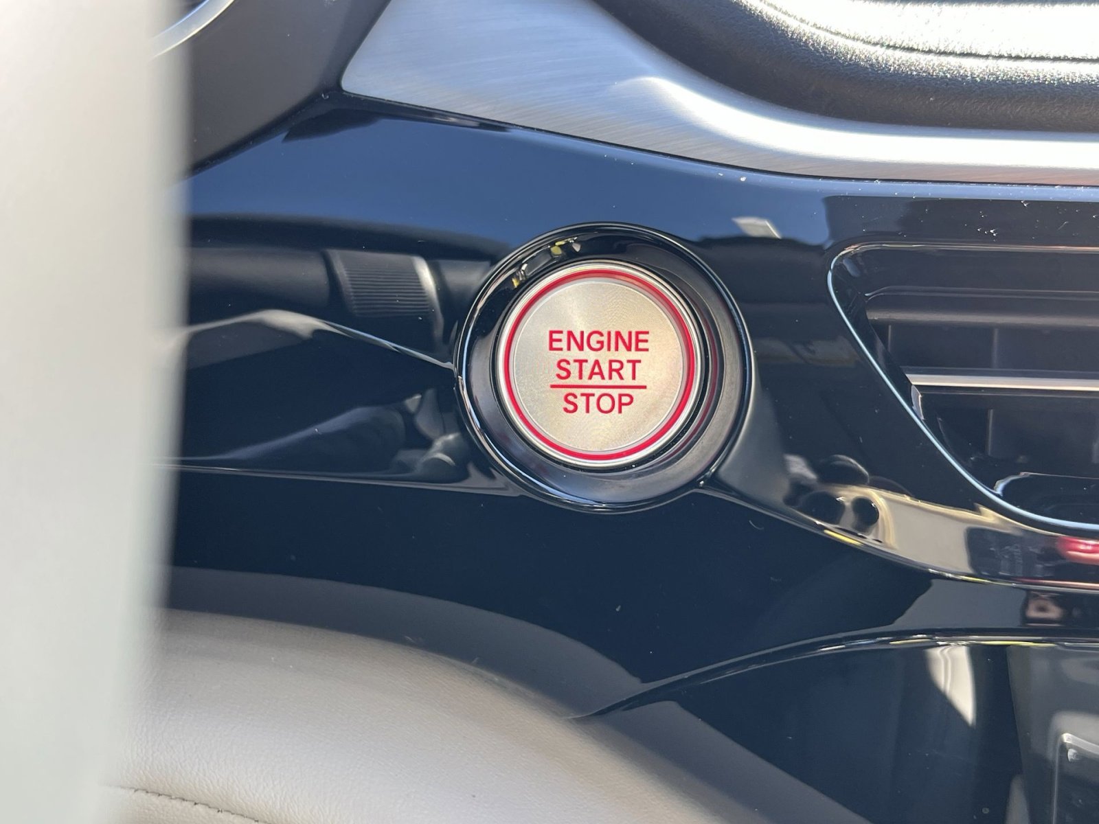 Certified 2023 Acura MDX SH-AWD w/ Technology Package image 31