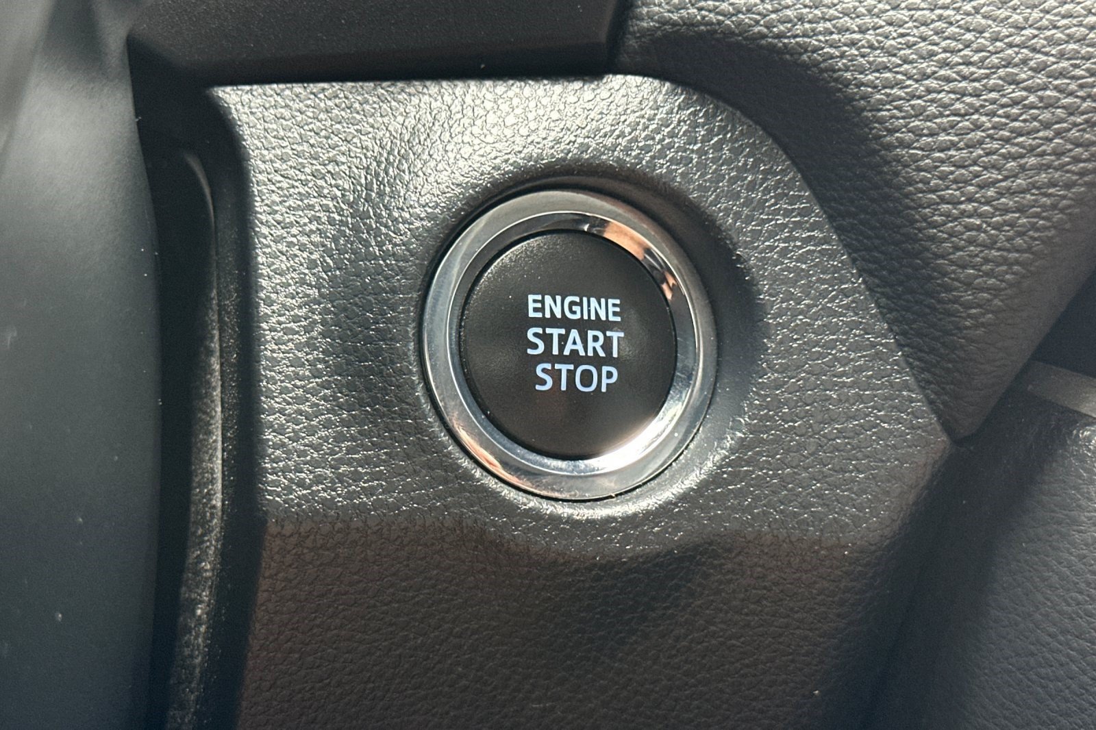 Used 2019 Toyota RAV4 Adventure AWD/4WD image 17