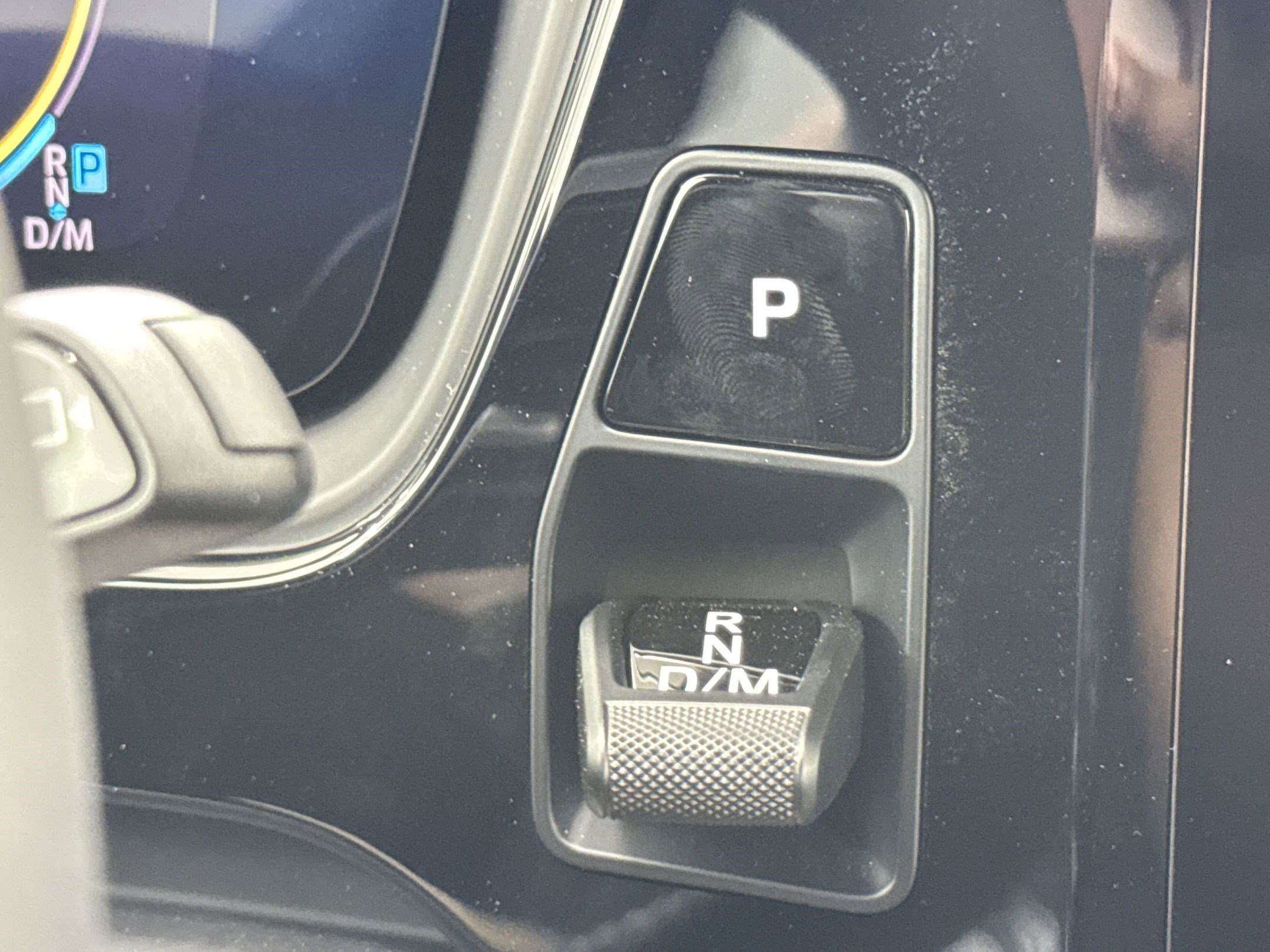 Used 2025 Porsche Cayenne image 17