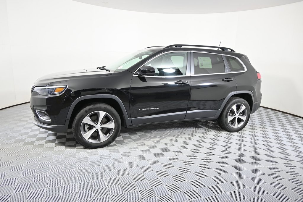 Used 2022 Jeep Cherokee Limited image 2