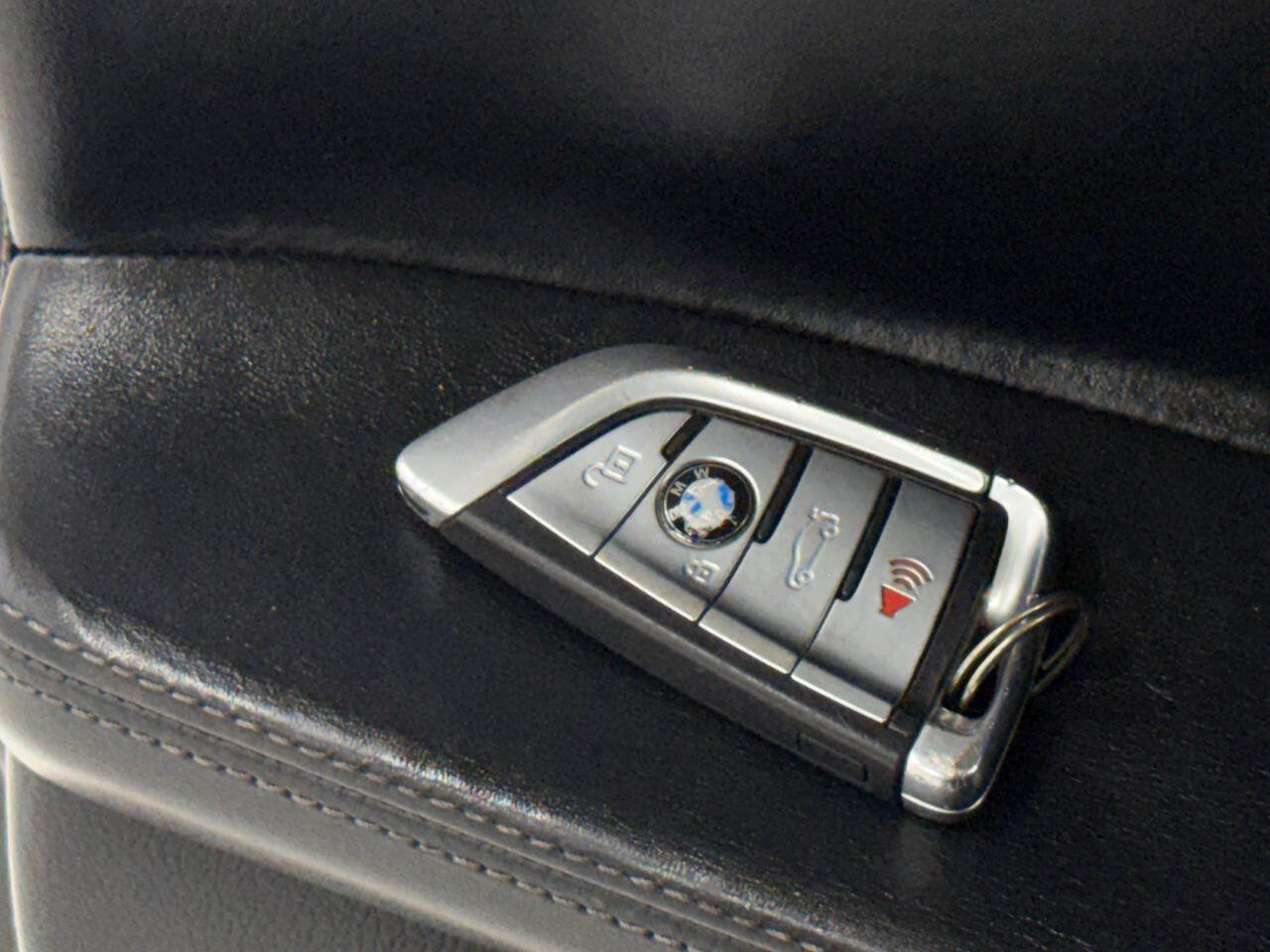 Used 2021 BMW 740i w/ Premium Package RWD image 92