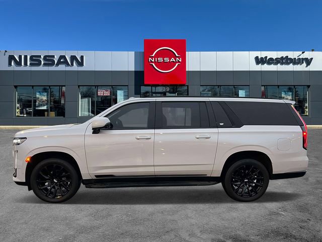 Used 2022 Cadillac Escalade ESV Sport w/ LPO, ONYX Package image 9