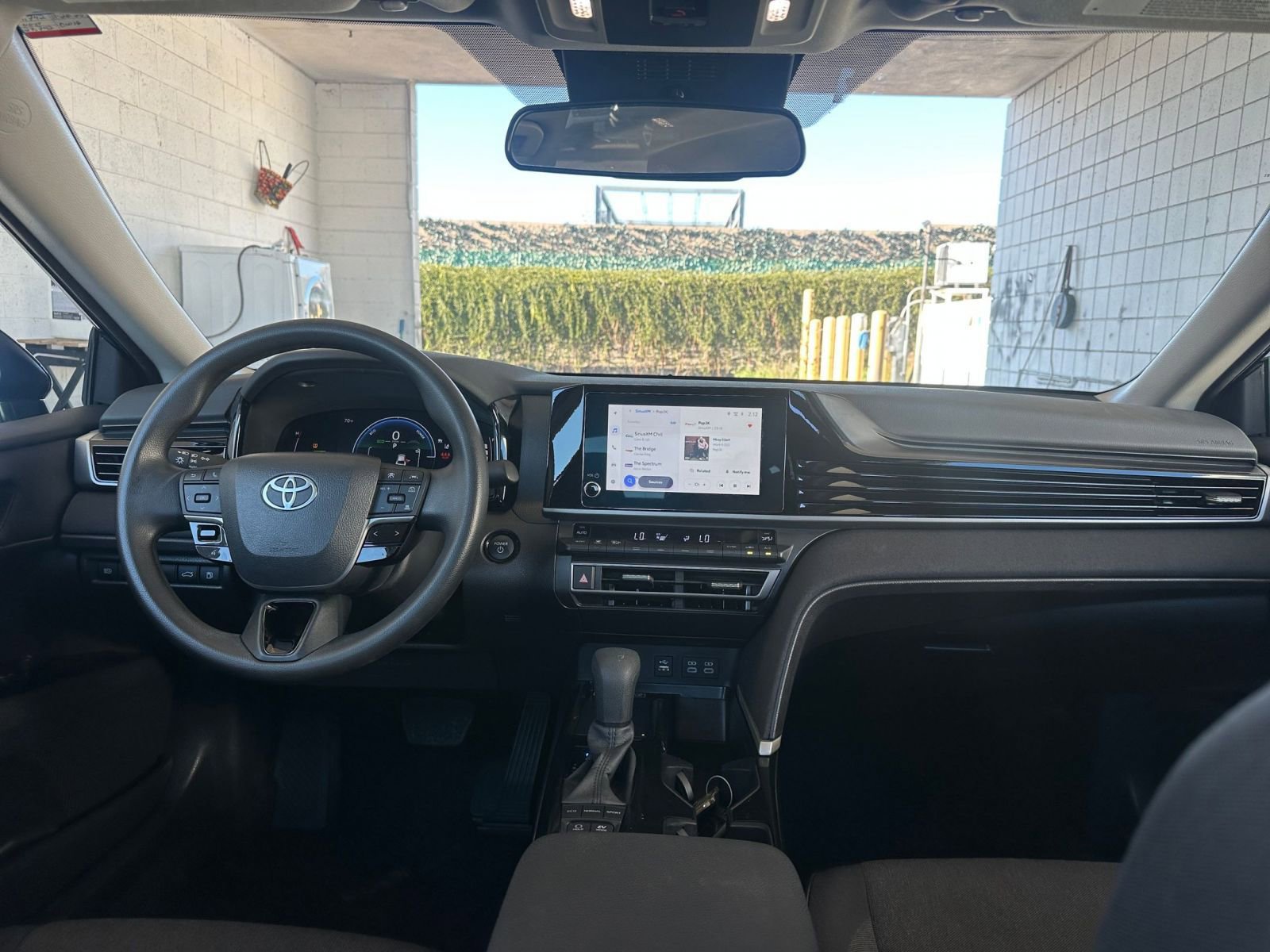 Used 2025 Toyota Camry LE image 32