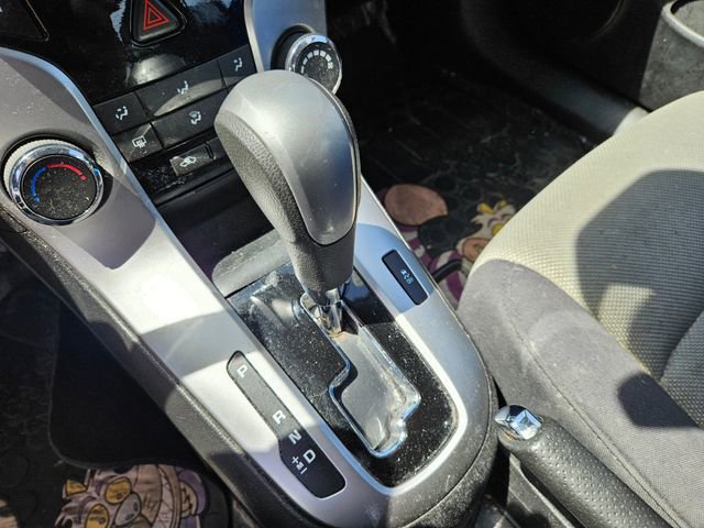 Used 2014 Chevrolet Cruze LS FWD image 10