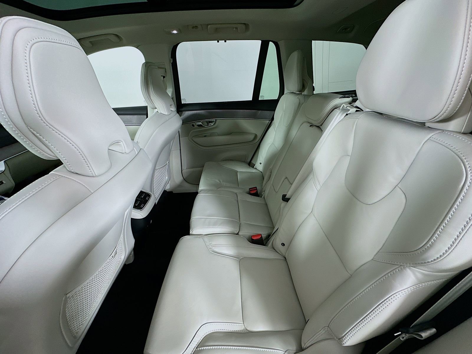 New 2026 Volvo XC90 B6 Ultra w/ Protection Package AWD/4WD image 39