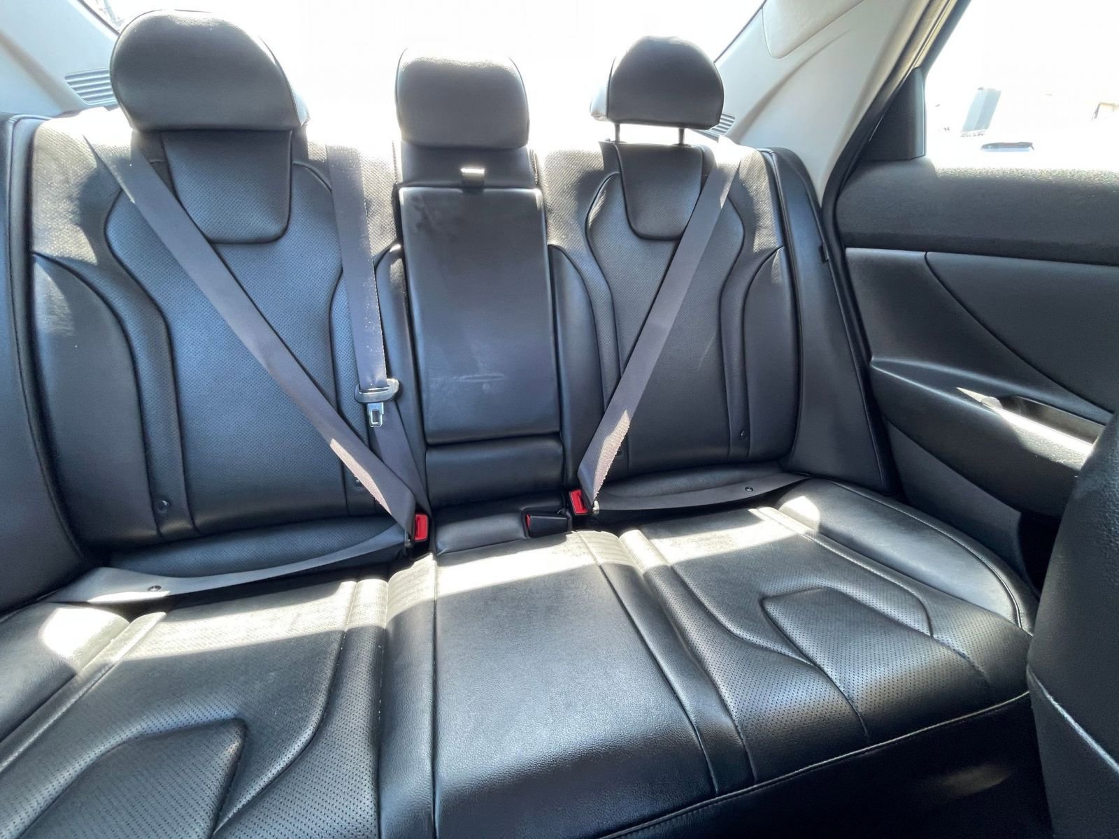 Used 2025 Hyundai Elantra Limited image 39