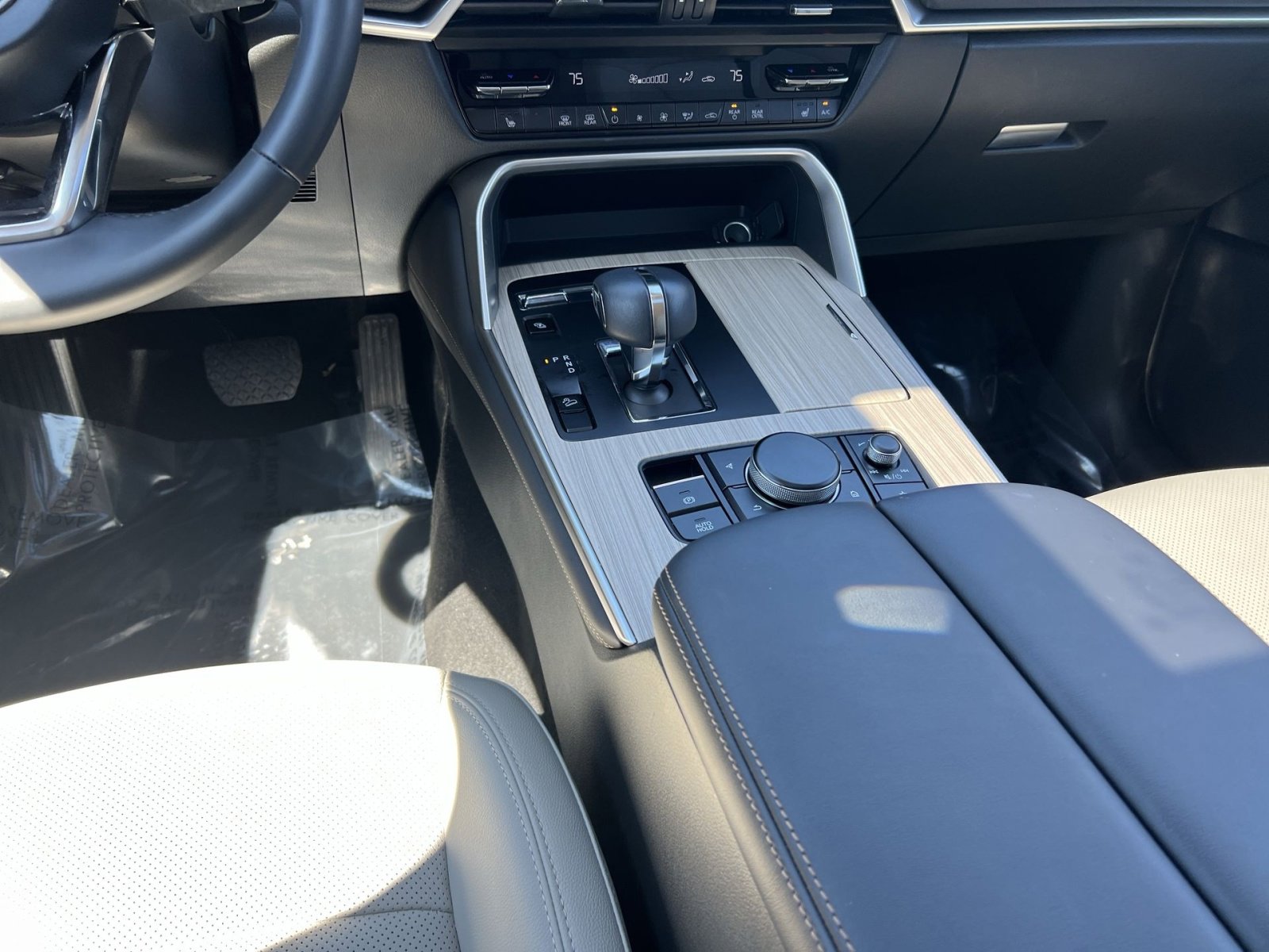 Used 2025 MAZDA CX-90 Plug-In Hybrid w/ Preferred image 22