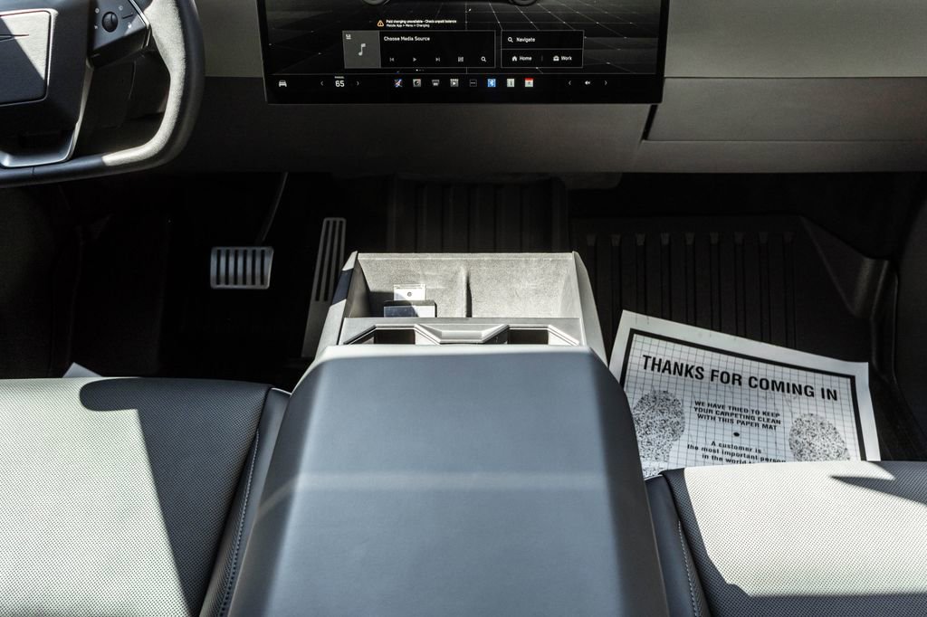 Used 2025 Tesla Cybertruck AWD Crew Cab image 10