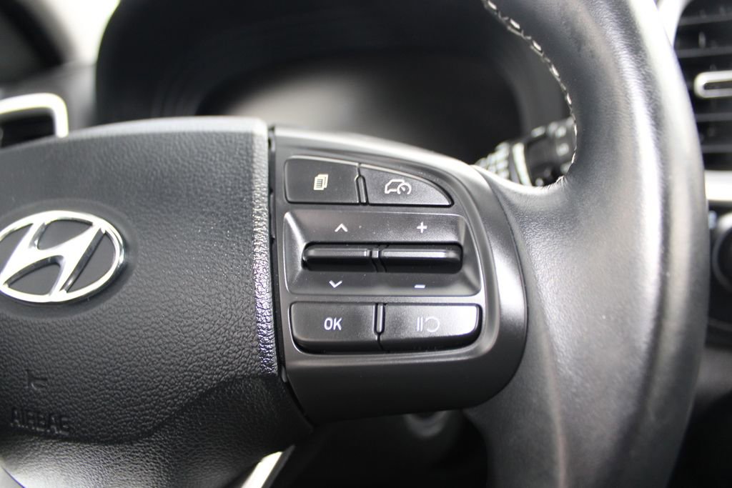 Used 2023 Hyundai Venue SEL image 20