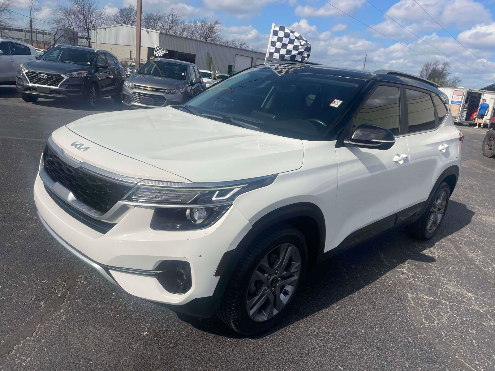Used 2022 Kia Seltos S image 2