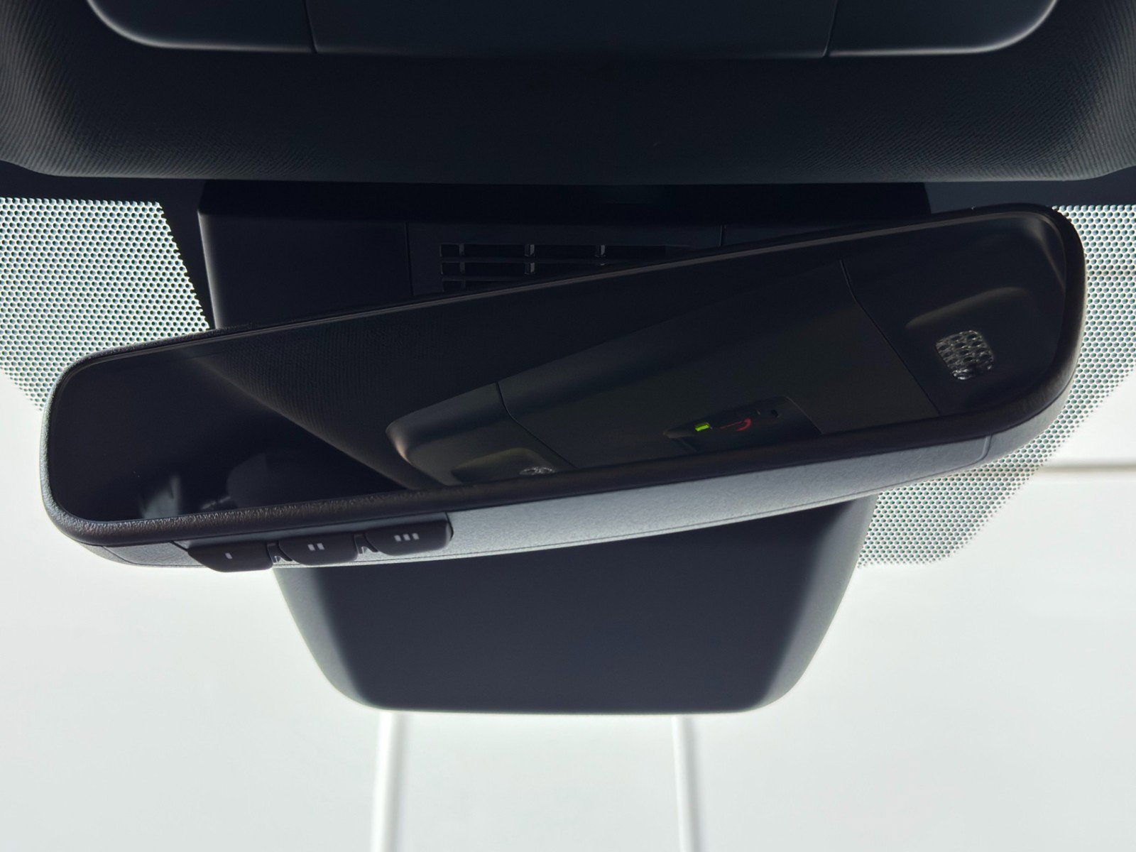 Used 2025 Toyota Camry SE w/ Convenience Package image 29