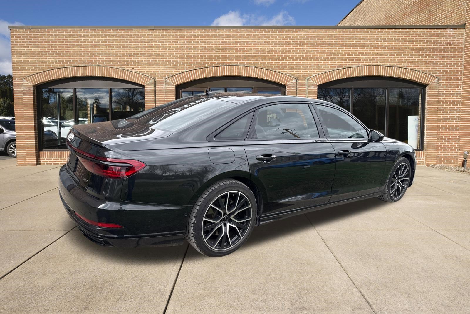 Used 2020 Audi A8 L 4.0T w/ Sport Plus Package image 8