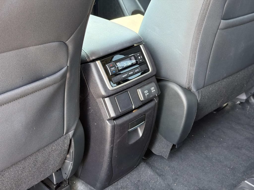 Used 2022 Subaru Ascent Onyx Edition AWD/4WD image 23