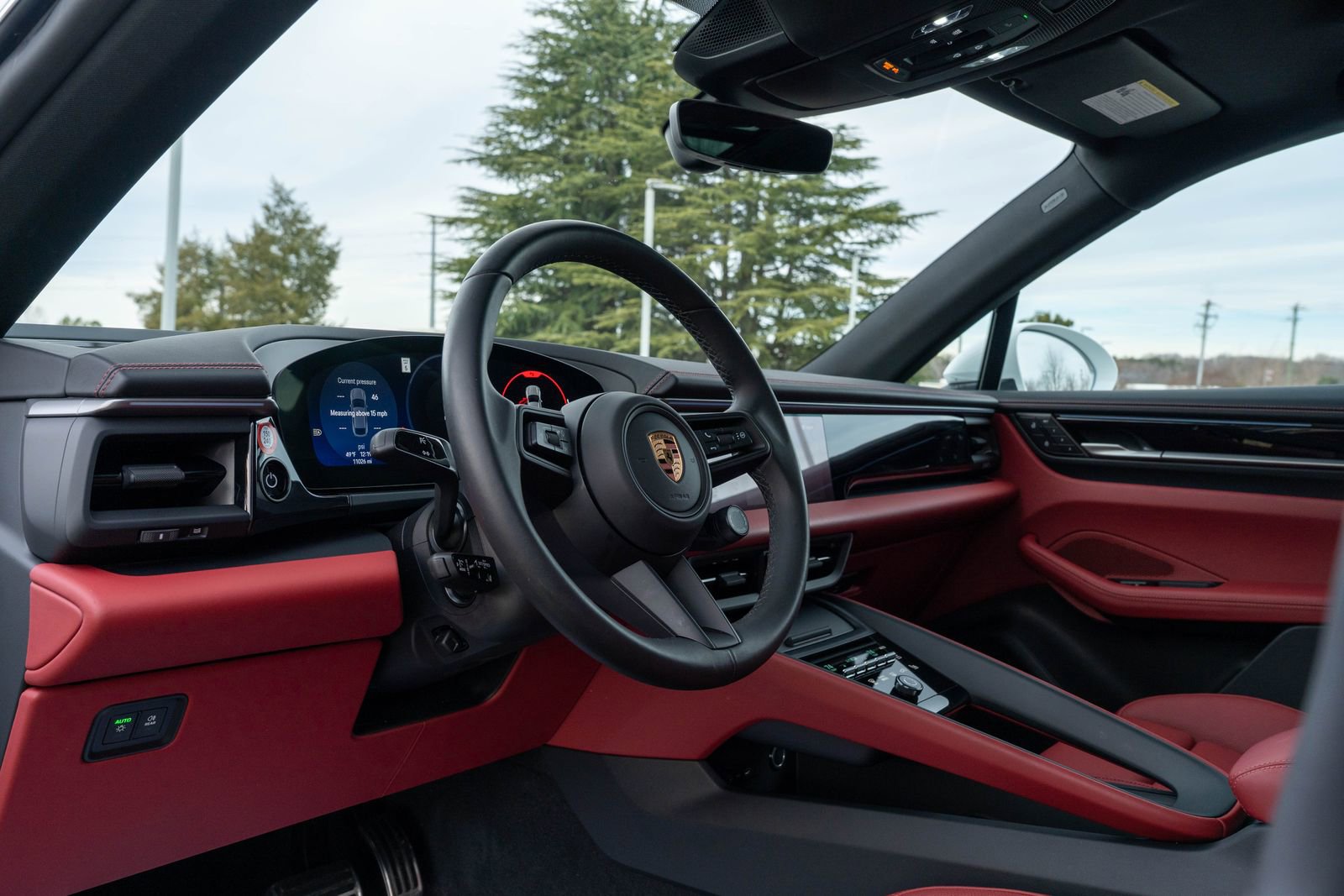 Certified 2025 Porsche Macan 4S Electric image 4