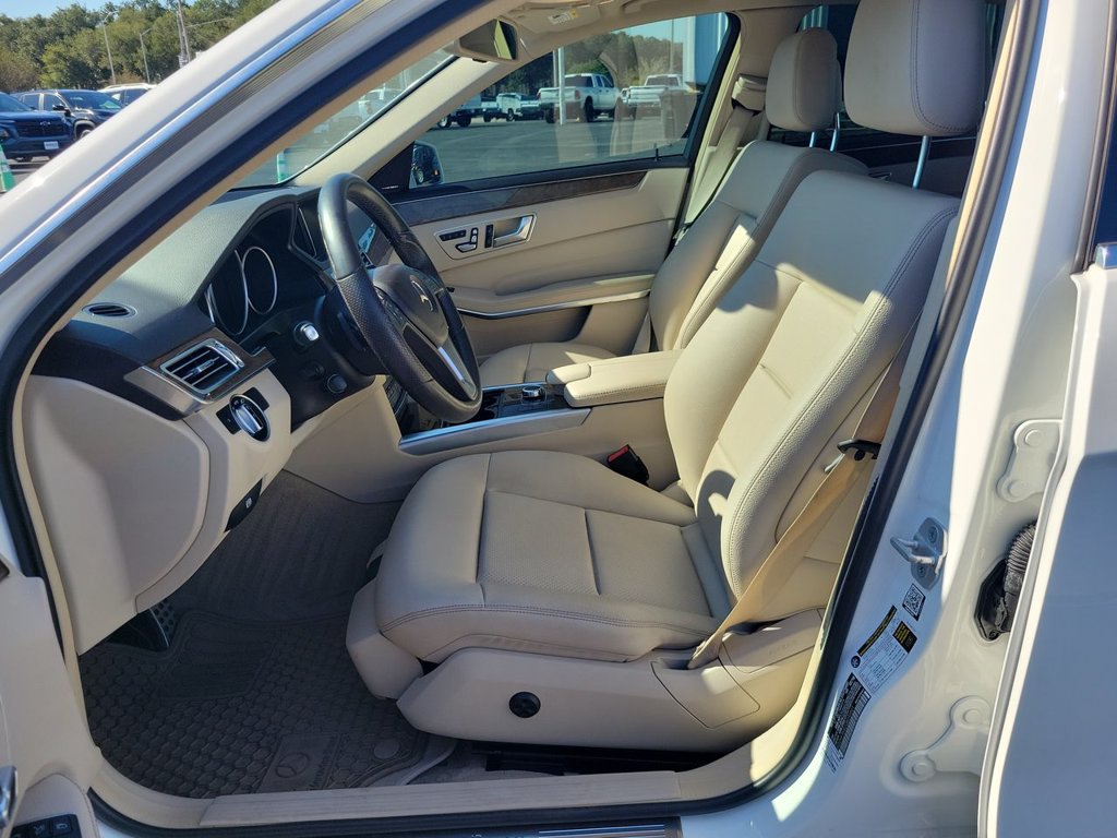 Used 2016 Mercedes-Benz E 350 Sedan image 19