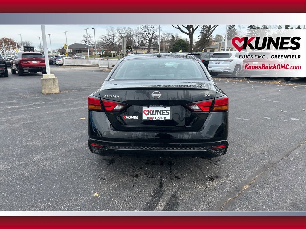 Used 2024 Nissan Altima 2.5 SV image 6