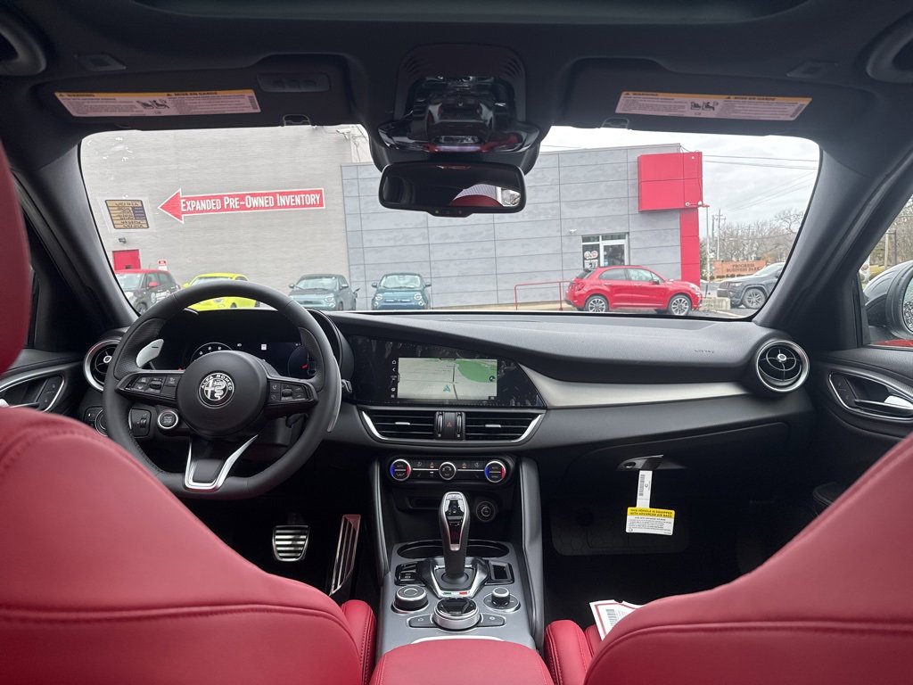 New 2025 Alfa Romeo Giulia AWD w/ Veloce Package AWD image 14