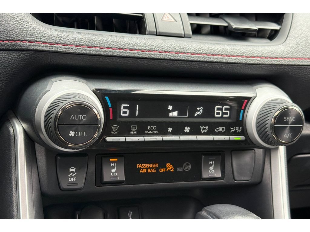 Used 2022 Toyota RAV4 SE w/ Weather & Moonroof Package AWD/4WD image 20