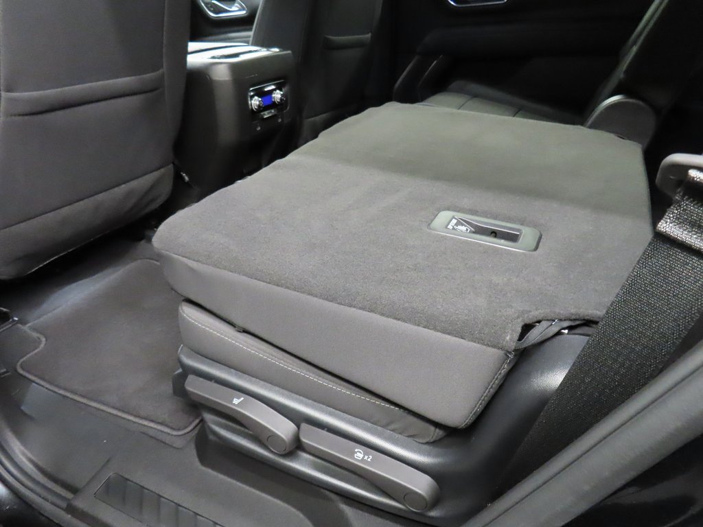 Used 2023 GMC Yukon SLE image 53