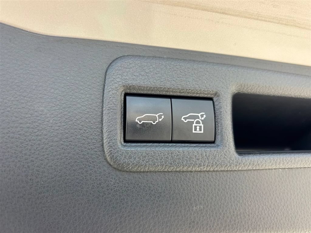 Used 2023 Toyota Venza Limited AWD/4WD image 18