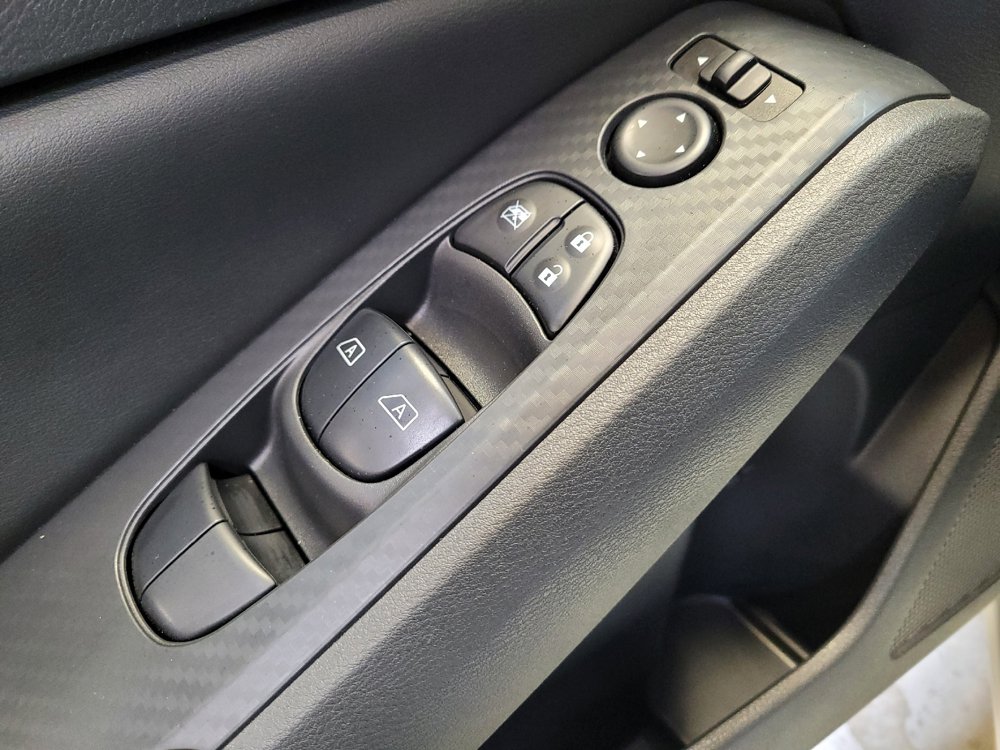 Used 2025 Nissan Altima 2.5 SV FWD image 27